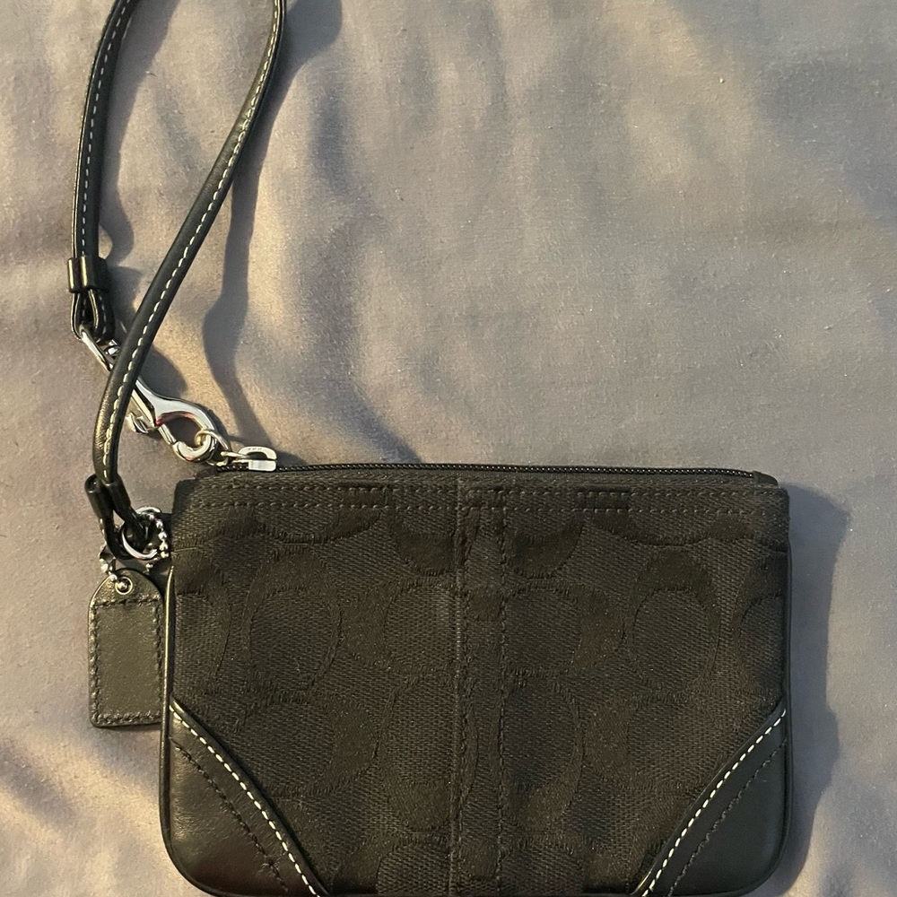 Coach wristlet in great condition. Black. - Picture 3 of 3